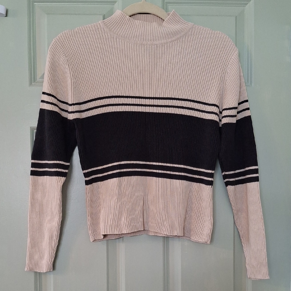 Vintage Chandler Hill Striped Black and Cream Women's Sweater